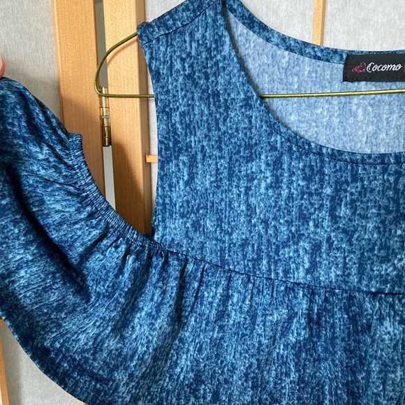 Cold-Shoulder Cocomo Blouse (Size Small/Medium) - Picture 4 of 5